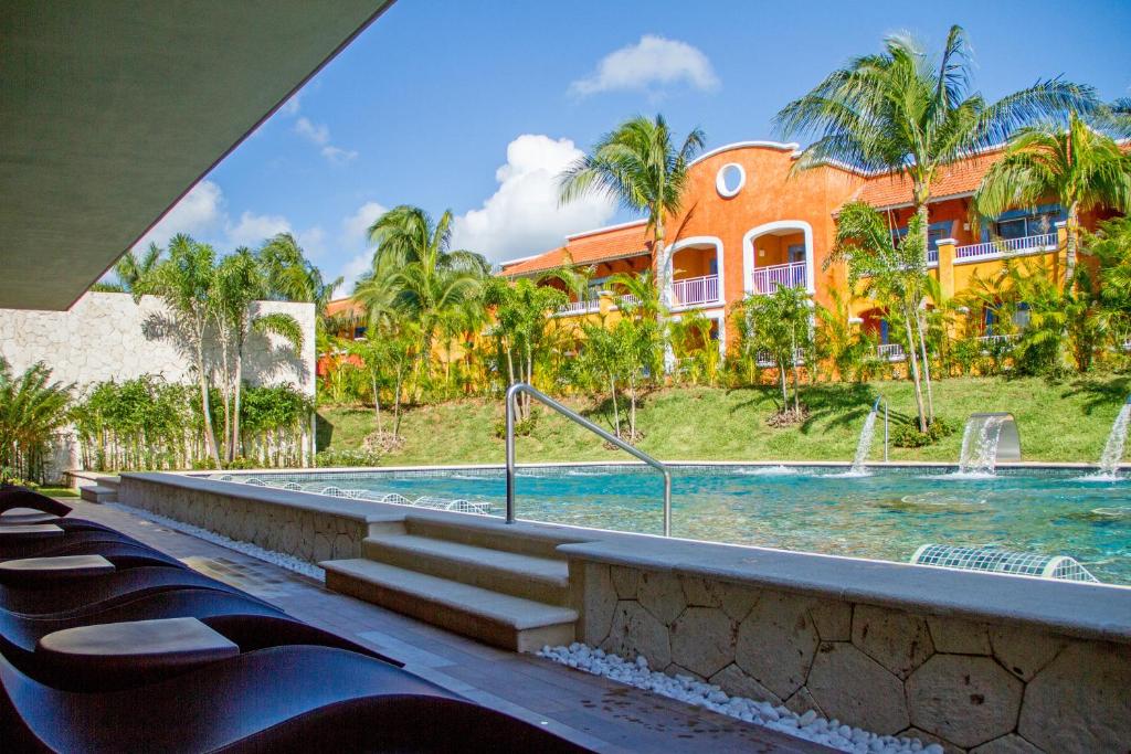 Barcelo Maya Grand Resort