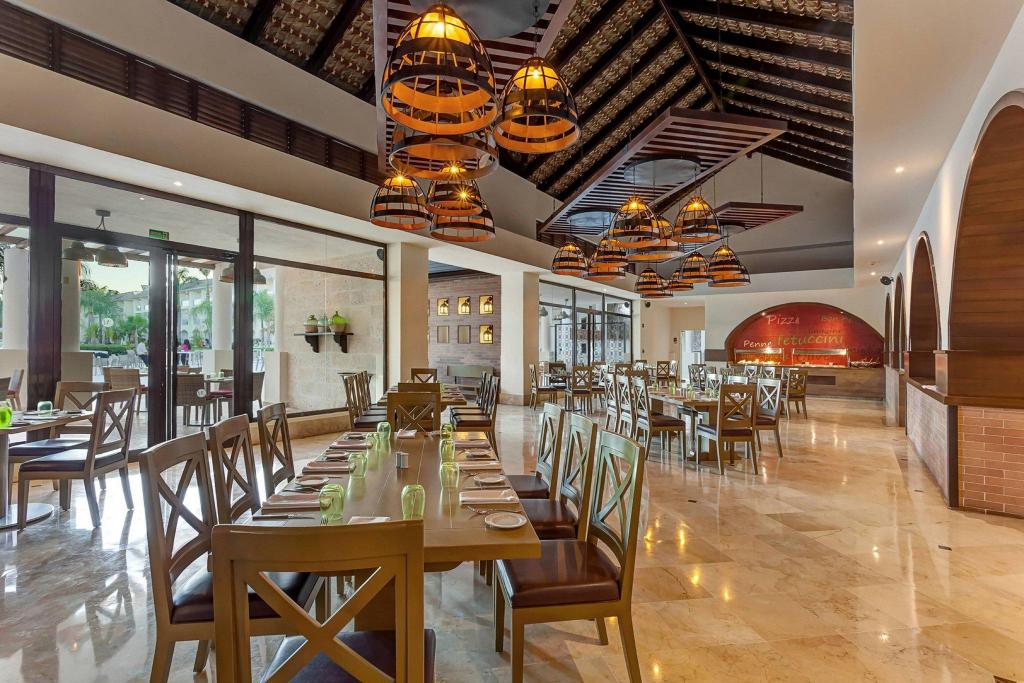 C A R I B E Family Experience At Royalton Splash Punta Cana All Inclusive Resort Casino