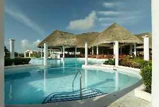 Grand Palladium White Sand Resort Spa
